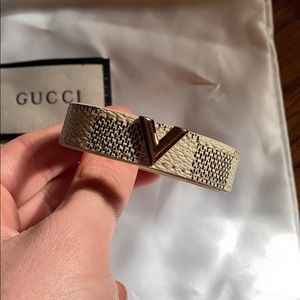 New adjustable White bracelet